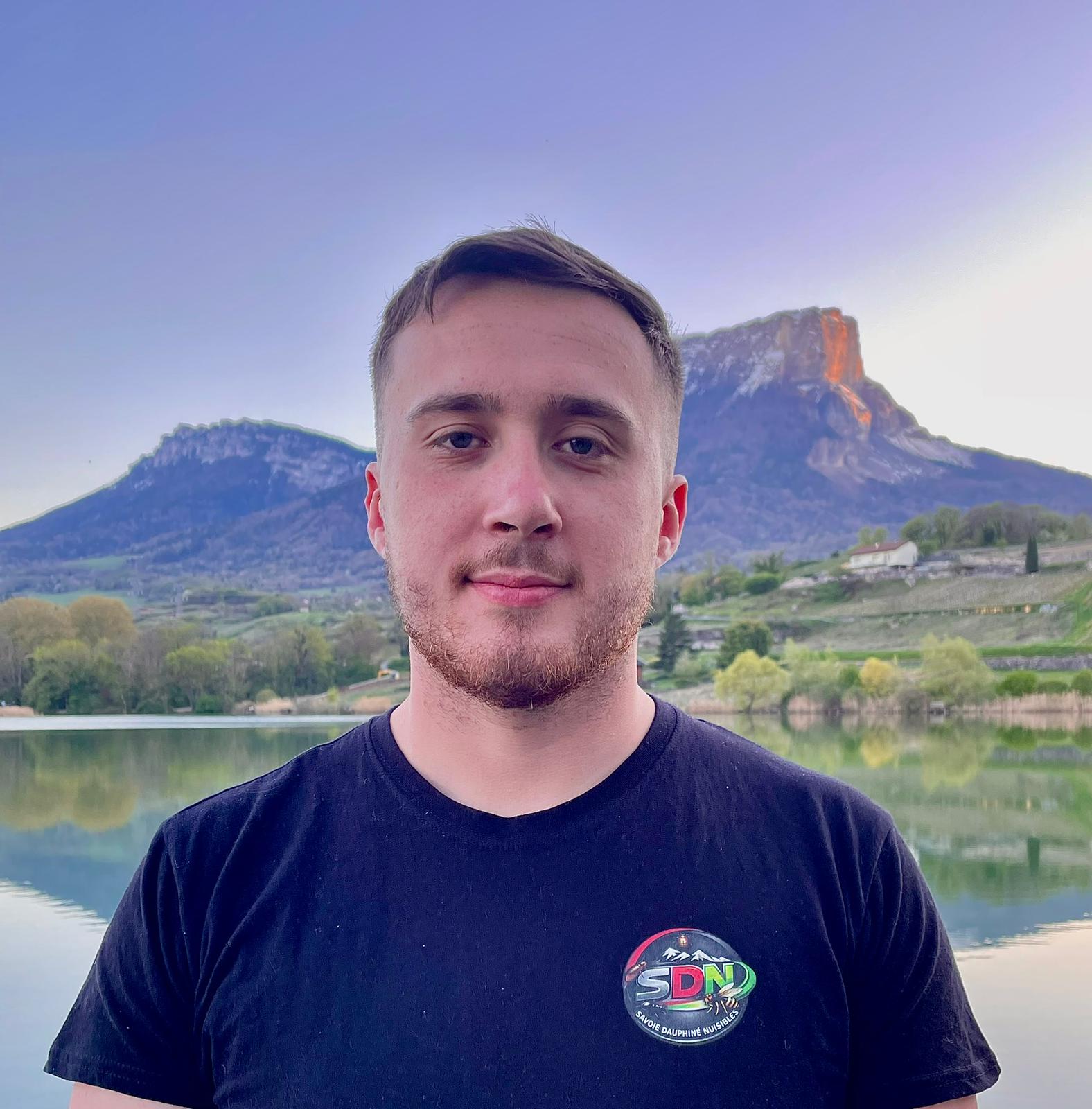Nicolas Carril, technicien nuisibles SDN, en intervention en Savoie